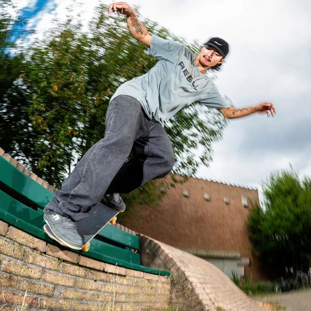 Loot Low - Top Dark Grey Skate Shoe Fit | etnies Official Low-Top Shoe Etnies Skate Original Sustainability Gear