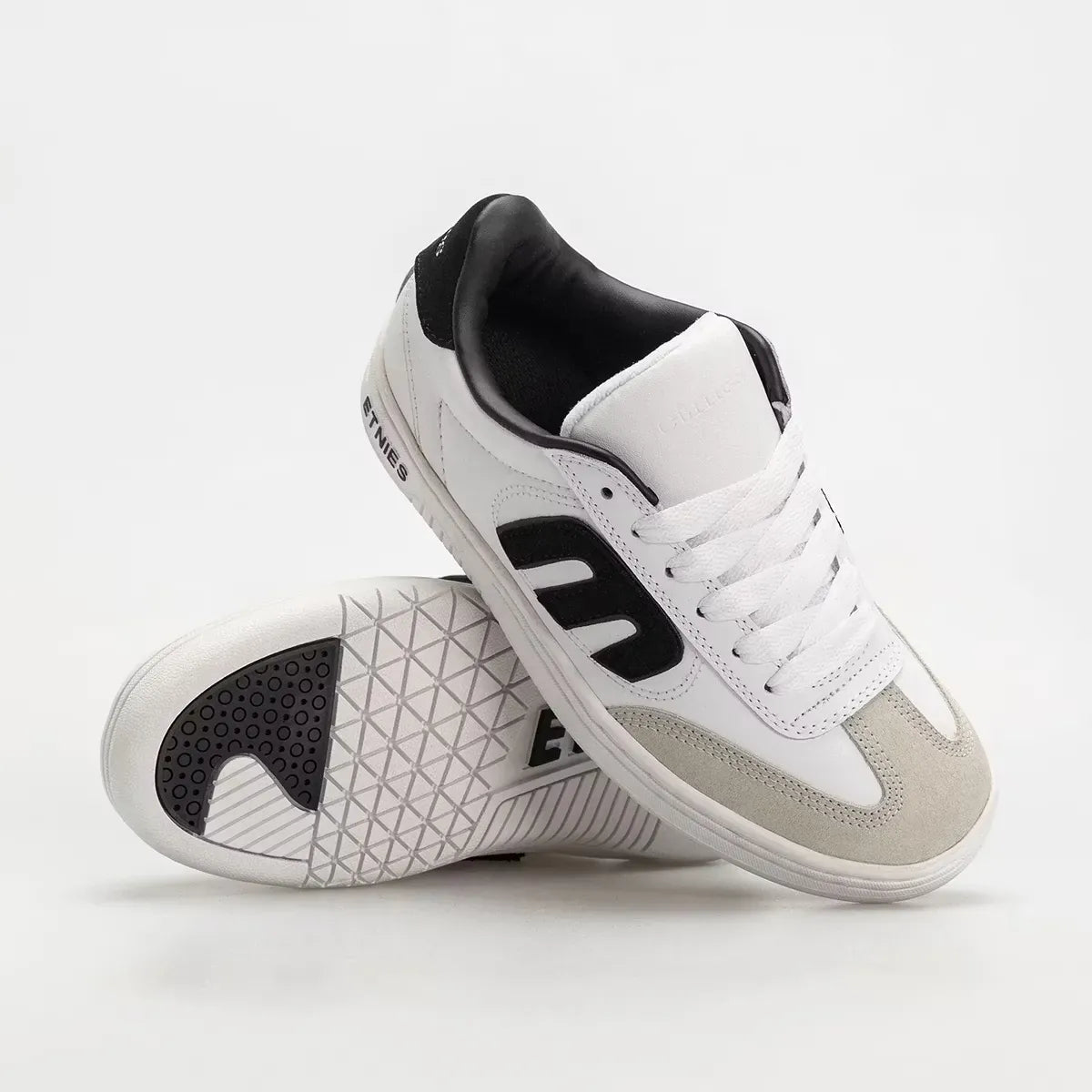 Locut white/black – skate shoes | etnies Official Low-Top Shoe Etnies Skate Original Sustainability Gear