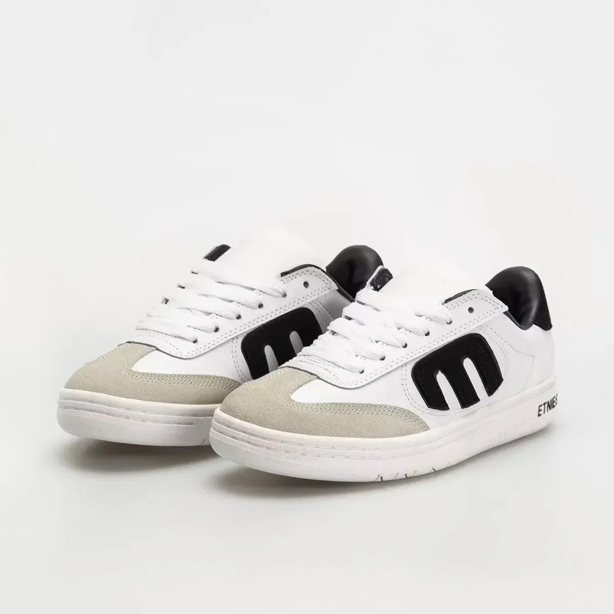 Locut white/black – skate shoes | etnies Official Low-Top Shoe Etnies Skate Original Sustainability Gear