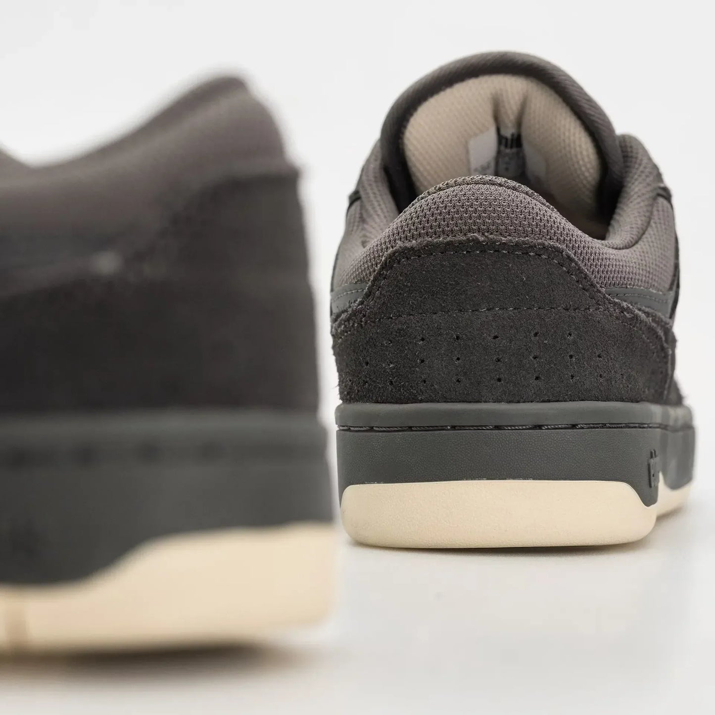 Loot Low - Top Dark Grey Skate Shoe Fit | etnies Official Low-Top Shoe Etnies Skate Original Sustainability Gear