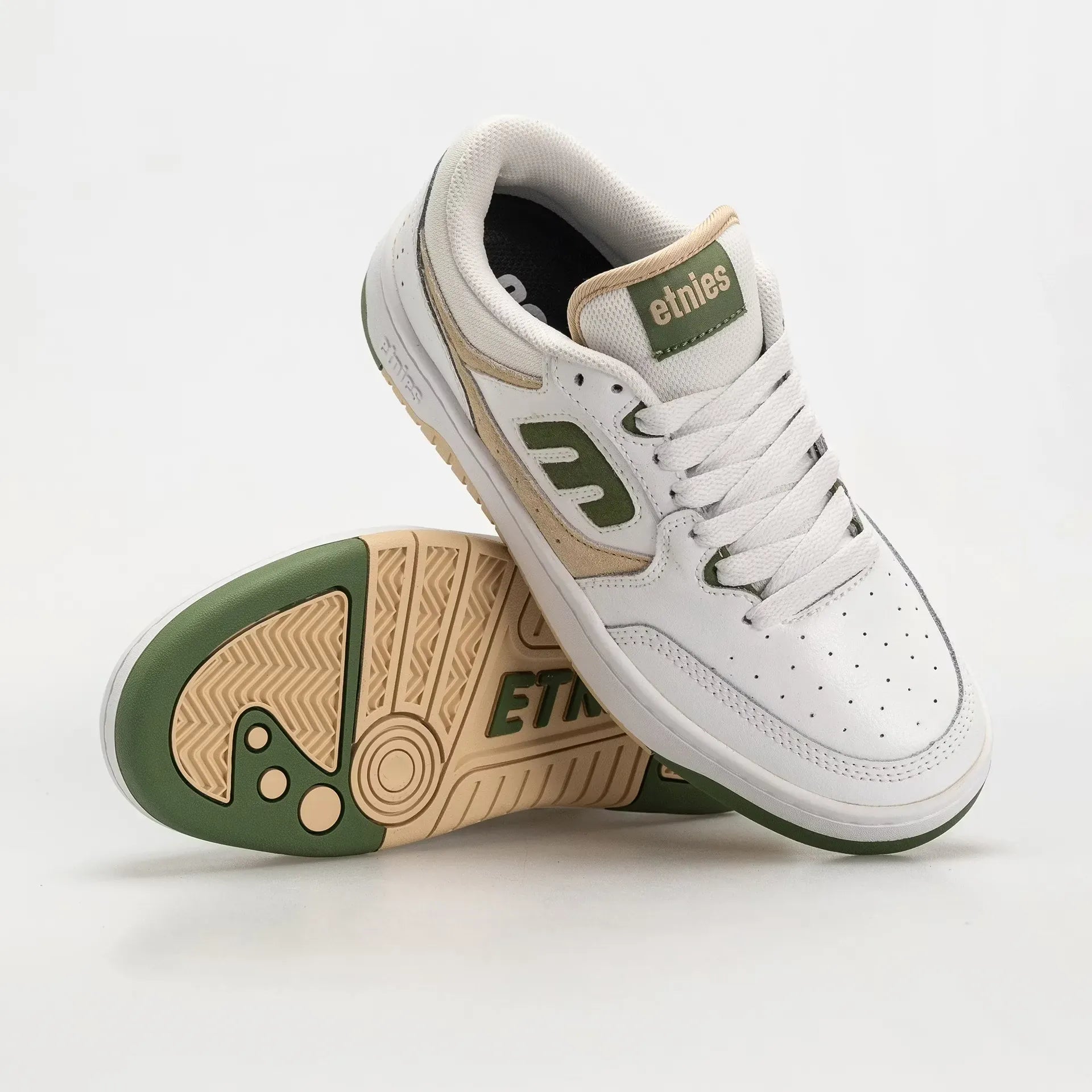 Loot Low - Top Shoe White Green Comfort | etnies Official Low-Top Shoe Etnies Skate Original Sustainability Gear