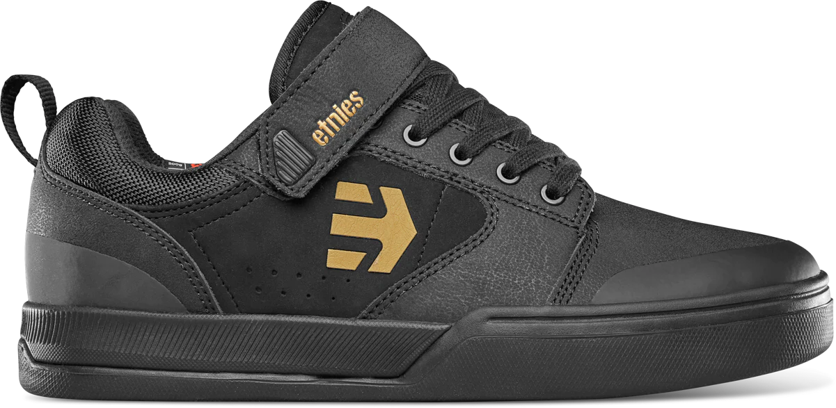 Skateboard shoes for mountain biking hotsell