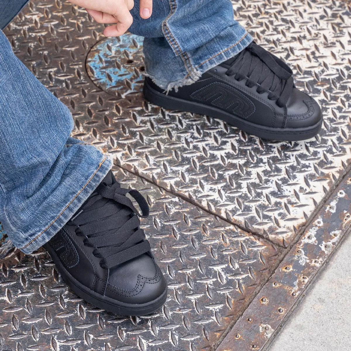 Black Chunky Skate Shoes – Kingpin | etnies Official Canada etnies Skate Original Sustainability Gear