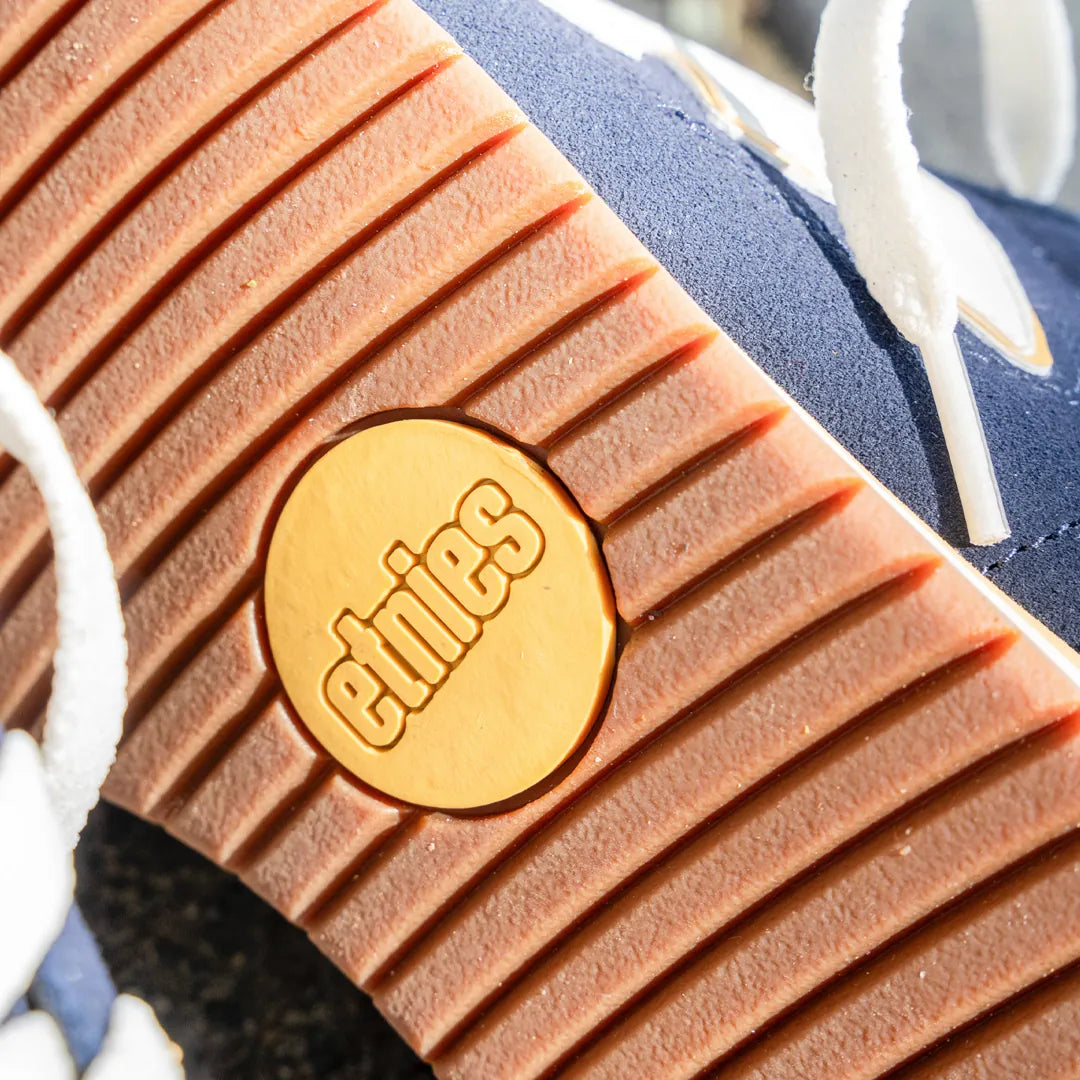 Navy Suede Skate Shoes – Locut 2K | etnies Official Canada etnies Skate Original Sustainability Gear